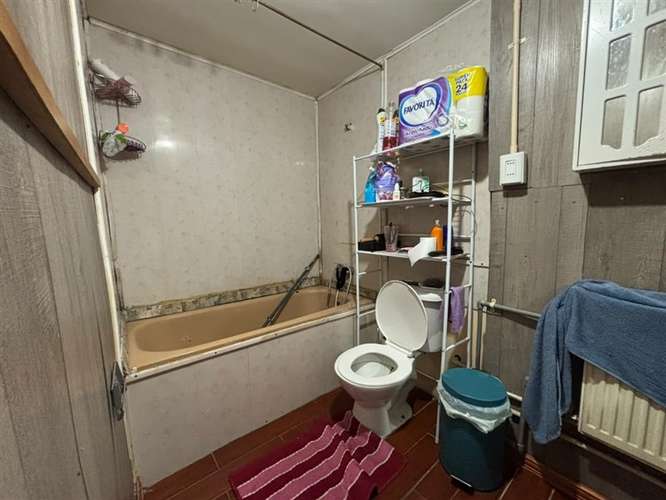 Casa con amplio terreno en el centro de Punta Arenas - Imagen 4
