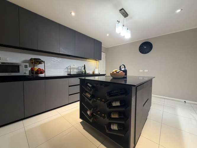 EN VENTA MODERNA CASA EN LA COMUNA DE PINTO - Imagen 20