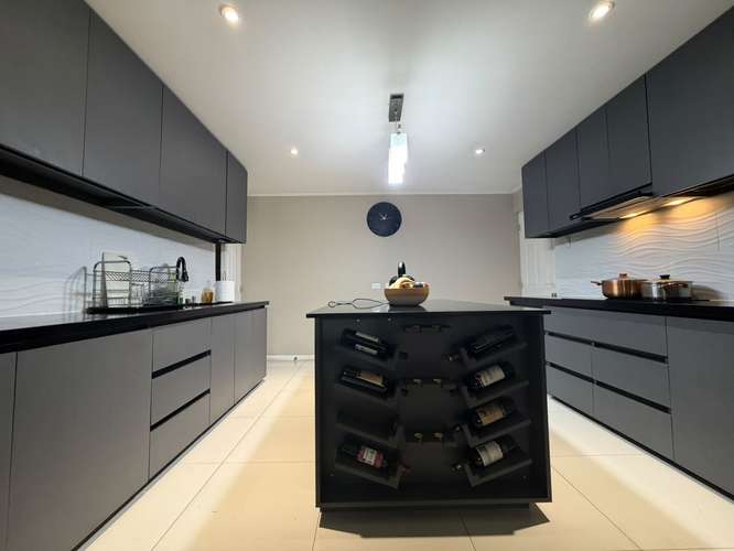 EN VENTA MODERNA CASA EN LA COMUNA DE PINTO - Imagen 22