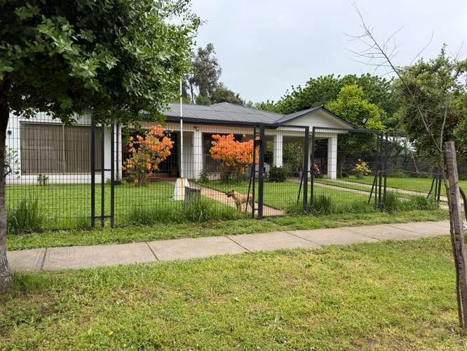 EN VENTA MODERNA CASA EN LA COMUNA DE PINTO - Imagen 3