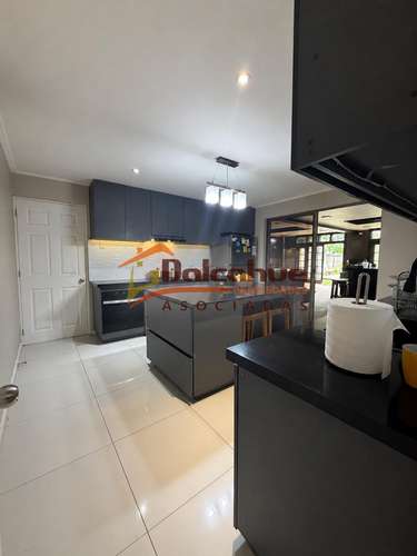EN VENTA MODERNA CASA EN LA COMUNA DE PINTO - Imagen 23