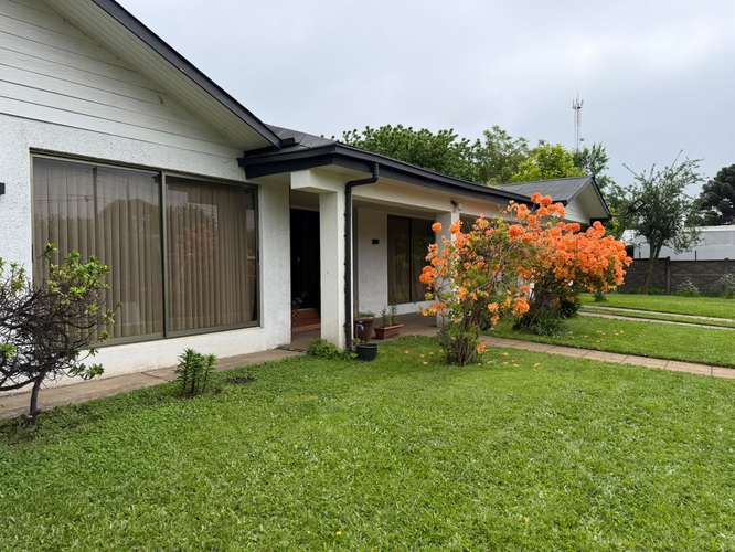 EN VENTA MODERNA CASA EN LA COMUNA DE PINTO - Imagen 2