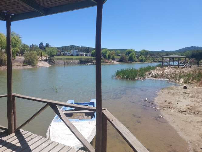Rapel casa con lago.