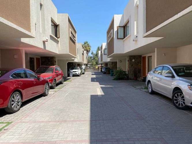 Arriendo TownHouse en exclusivo sector - Imagen 17