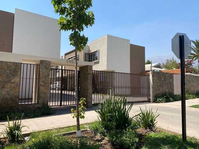Arriendo TownHouse en exclusivo sector