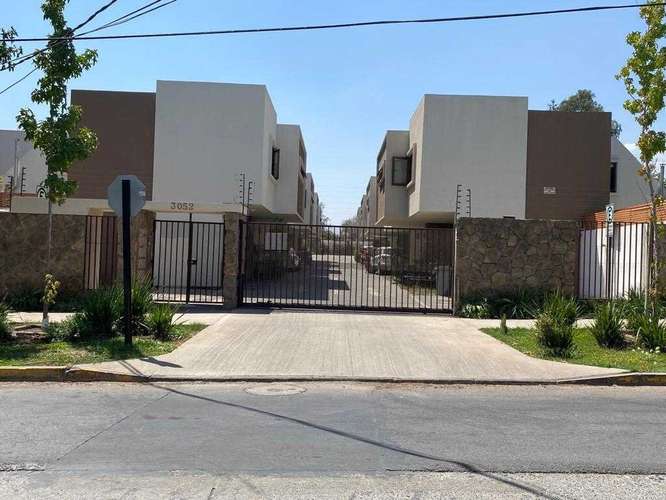 Arriendo TownHouse en exclusivo sector - Imagen 15