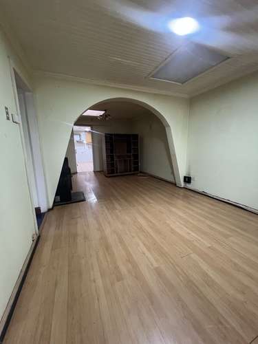 Se vende casa de un piso en centro de Chillán - Imagen 3