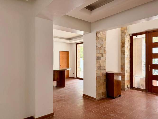 Excelente casa comercial Nueva Costanera - Vitacura,  Excelentes espacios