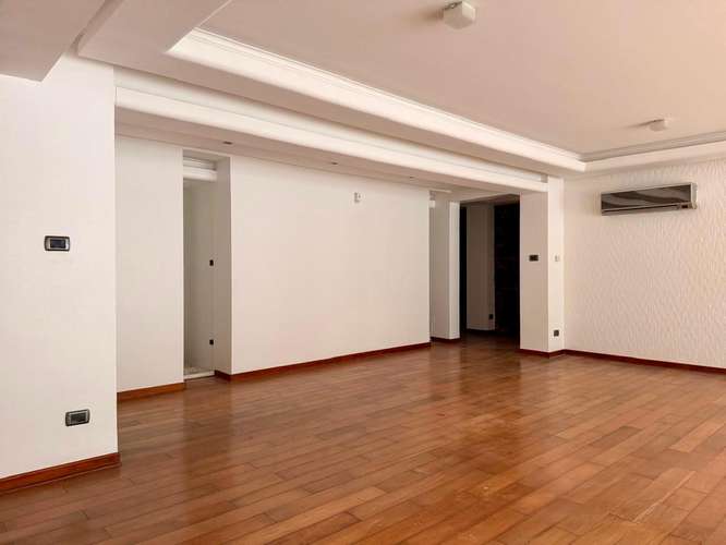 Excelente casa comercial Nueva Costanera - Vitacura,  Excelentes espacios - Imagen 6