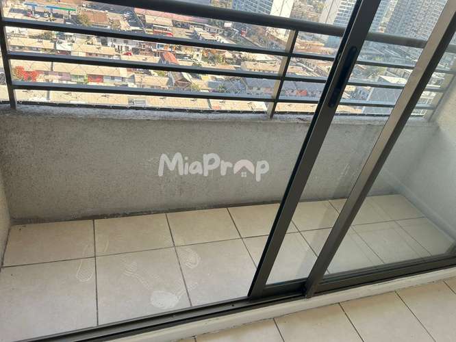 SE ARRIENDA DEPTO DE 1D1B METRO ECUADOR - Imagen 6