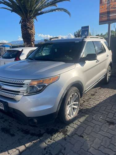 Ford Explorer XLT 4x4 año 2013 - Imagen 3