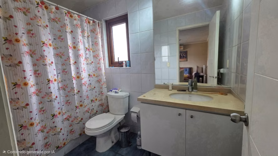 Se Vende Amplia Casa En Peñalolén-altos Del Parque Poniente