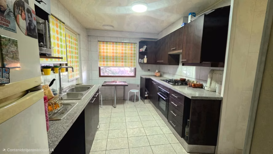 Se Vende Amplia Casa En Peñalolén-altos Del Parque Poniente