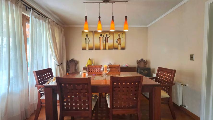 Se Vende Amplia Casa En Peñalolén-altos Del Parque Poniente