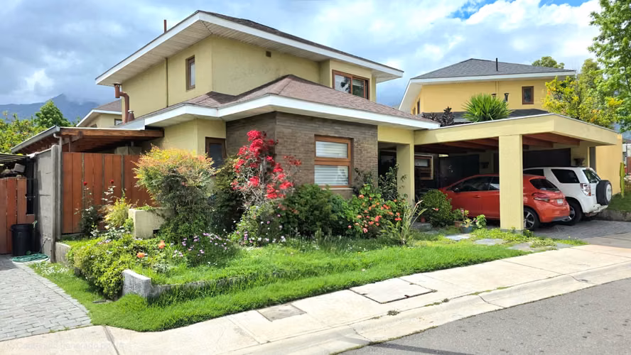 Se Vende Amplia Casa En Peñalolén-altos Del Parque Poniente