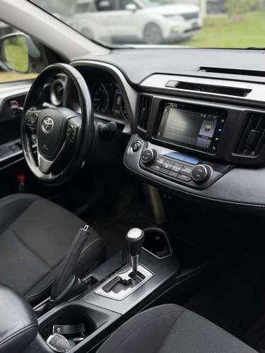 Toyota RAV4  2018 automática - Imagen 8