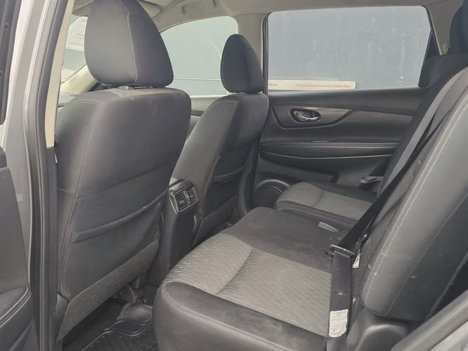 NISSAN X-TRAIL SENSE 2.5 AT - Imagen 8