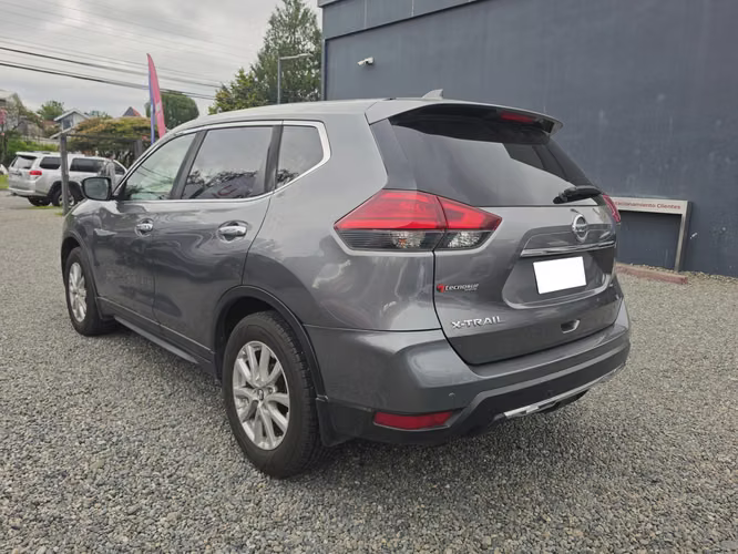 NISSAN X-TRAIL SENSE 2.5 AT - Imagen 11