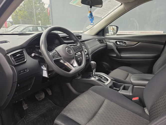 NISSAN X-TRAIL SENSE 2.5 AT - Imagen 4