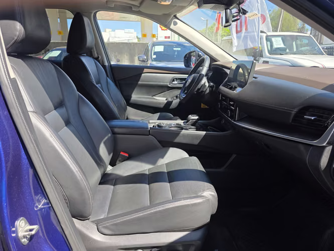 NISSAN X-TRAIL 4X4 2.5 AT - Imagen 17