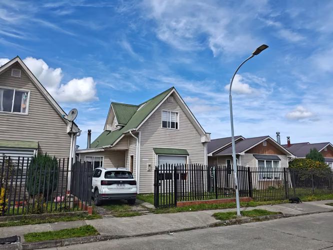 Casa 3D/2B de 2 pisos, 78 m² – Mirador de Puerto Varas - Imagen 2