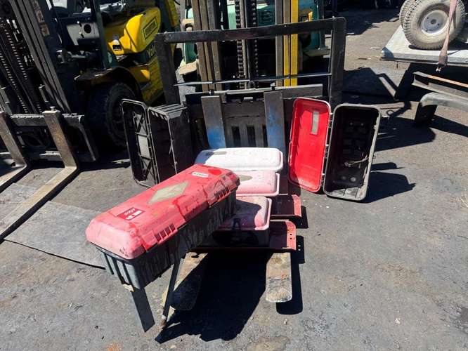 Caja apoya extinguidor de incendio