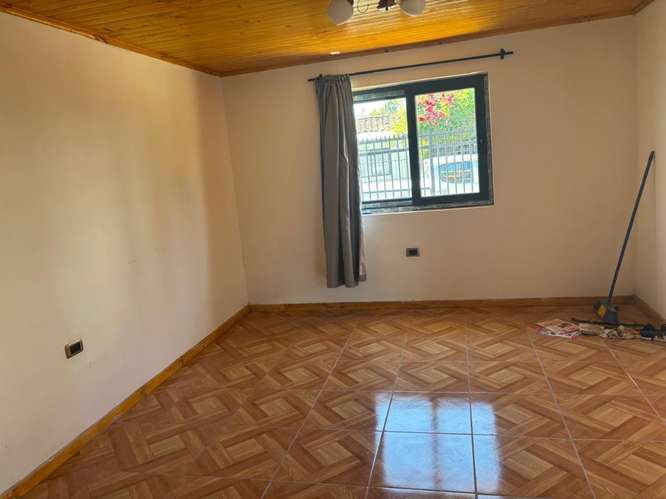 Se arrienda casa nueva  4H/2B , cerca del centro .