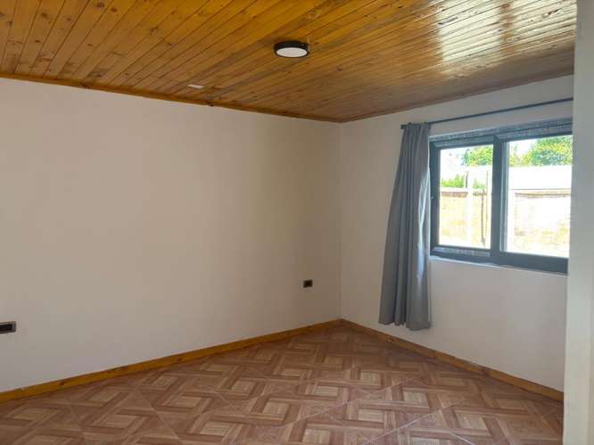 Se arrienda casa nueva  4H/2B , cerca del centro .
