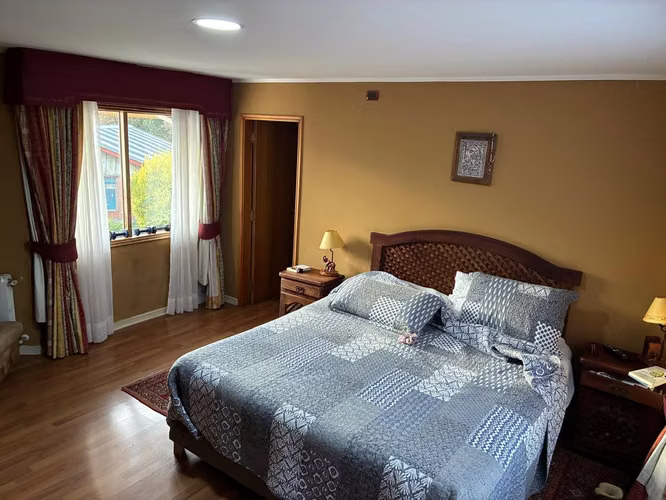 Casa con piscina techada y tenis en 5.355 m² – Lomas de Reloncaví - Imagen 14