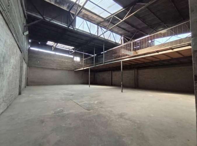 Galpón 350 M2 Av Independencia 3861 Conchalí - Metro Conchalí - Entrada Auto - Empalme Trifásico