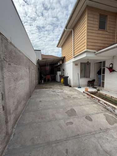 SE VENDE AMPLIA CASA EN AVENIDA COMUNA DE PUDAHUEL - Imagen 2