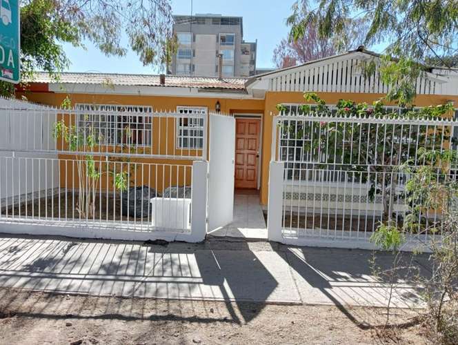 SE ARRIENDA CASA SIN MUEBLES EN SECTOR CENTRO COPIAPÓ - Imagen 3
