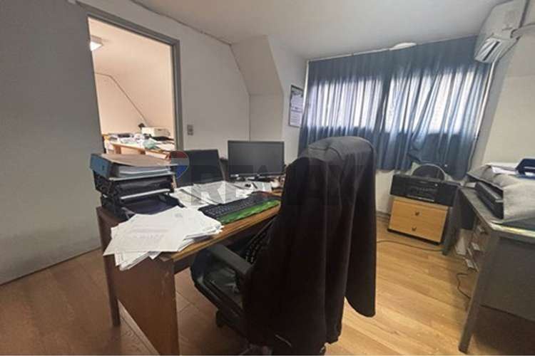 Casa y gran galpón: espacio y versatilidad - Imagen 16