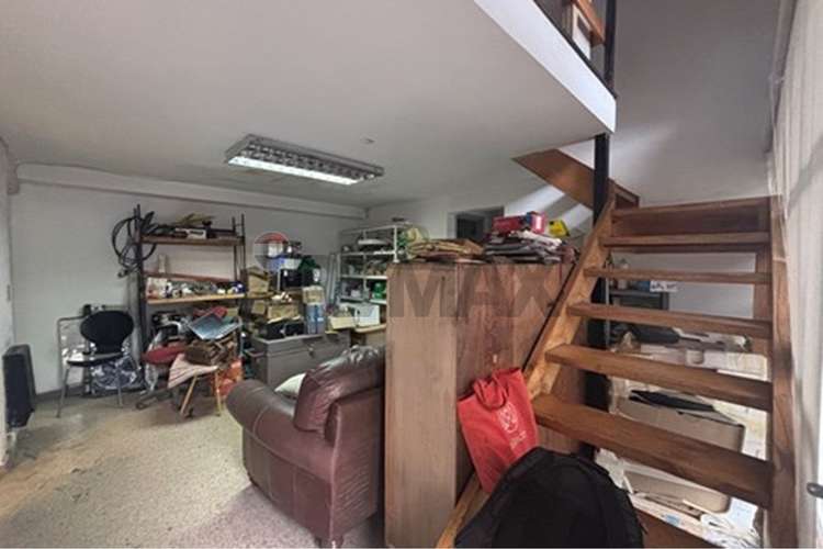 Casa y gran galpón: espacio y versatilidad - Imagen 5