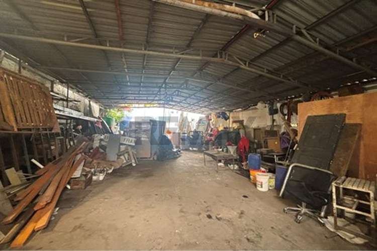 Casa y gran galpón: espacio y versatilidad - Imagen 20