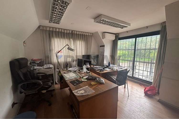 Casa y gran galpón: espacio y versatilidad - Imagen 13