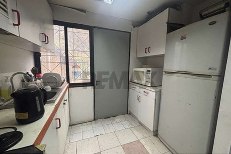 Casa y gran galpón: espacio y versatilidad - Imagen 19