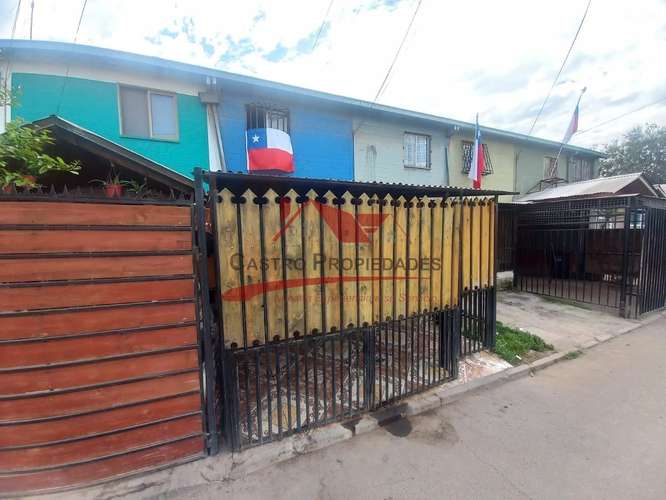 CASA DE DOS PISOS CON 3 DORMITORIOS, 1 BAÑO