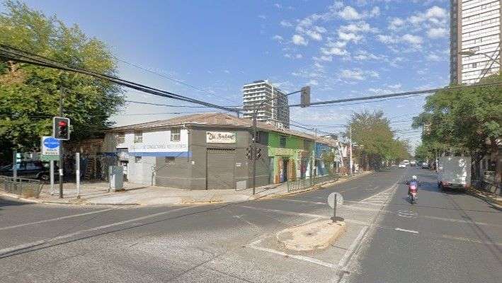 Sector Comercial Consolidado, Rodeado de Público