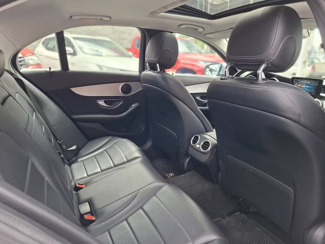 MERCEDES-BENZ C200 2019