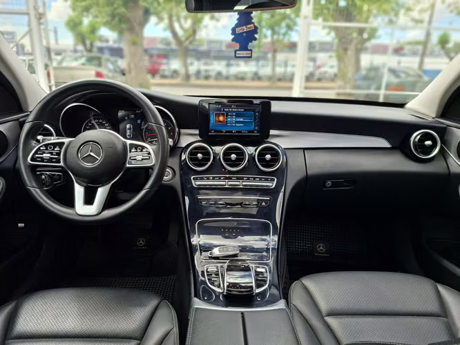 MERCEDES-BENZ C200 2019