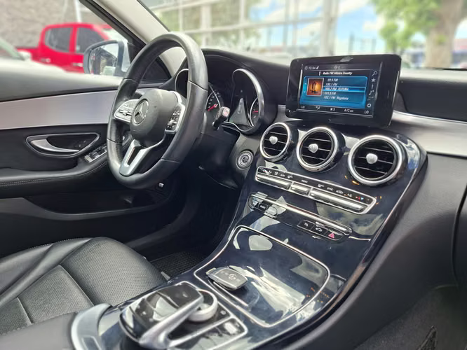 MERCEDES-BENZ C200 2019