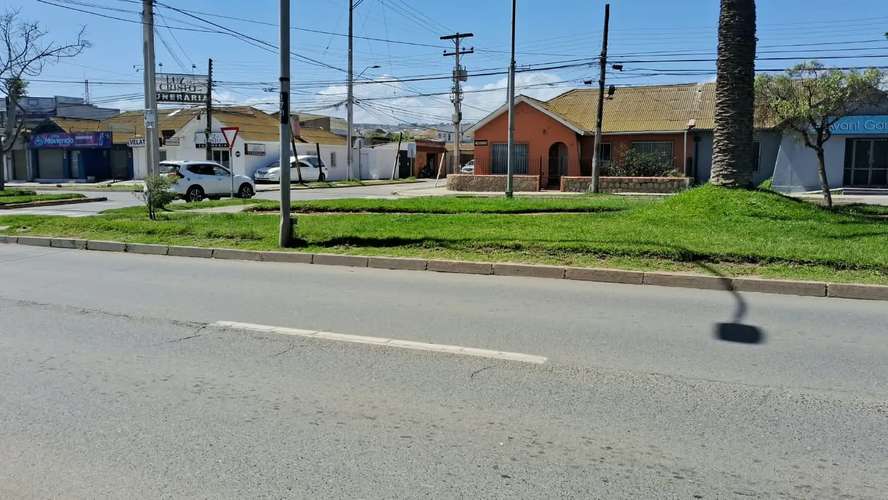 SE ARRIENDA LOCAL EN CALLE BARROS LUCO EXCELENTE UBICACIÓN