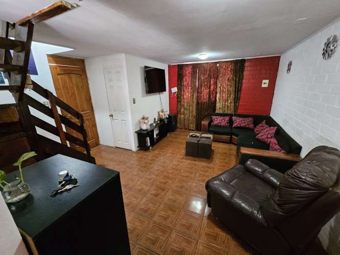 Oportunidad / Amplia Casa / Centro de Lampa / 5D+1B