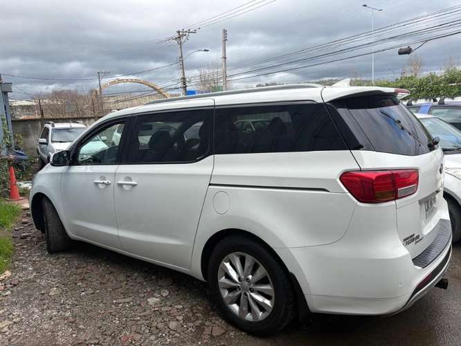 Kia Grand Carnival