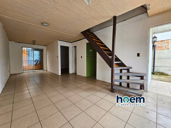 ¡CASA EN CALLE PRINCIPAL! CON POTENCIAL COMERCIAL - Imagen 2