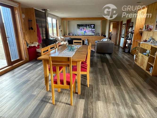 CASA MODERNA Y AMPLIA EN VENTA - QUILQUICO / CASTRO - Imagen 10