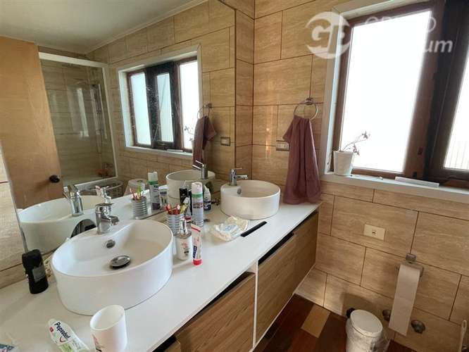 CASA MODERNA Y AMPLIA EN VENTA - QUILQUICO / CASTRO - Imagen 19