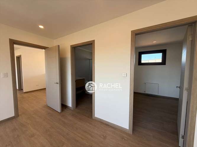 Se Vende Hermosa Casa Mediterránea Nueva en Condominio – Lomas del Carmen