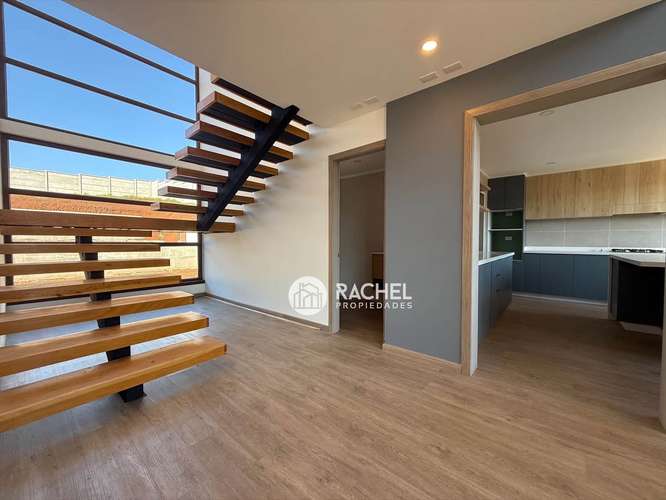 Se Vende Hermosa Casa Mediterránea Nueva en Condominio – Lomas del Carmen